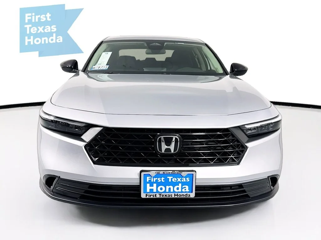 New 2026 Silver Honda SE image 2