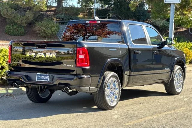 New 2026 Diamond Black Crystal Pearl-Coat Exterior Paint RAM BIG HORN image 3