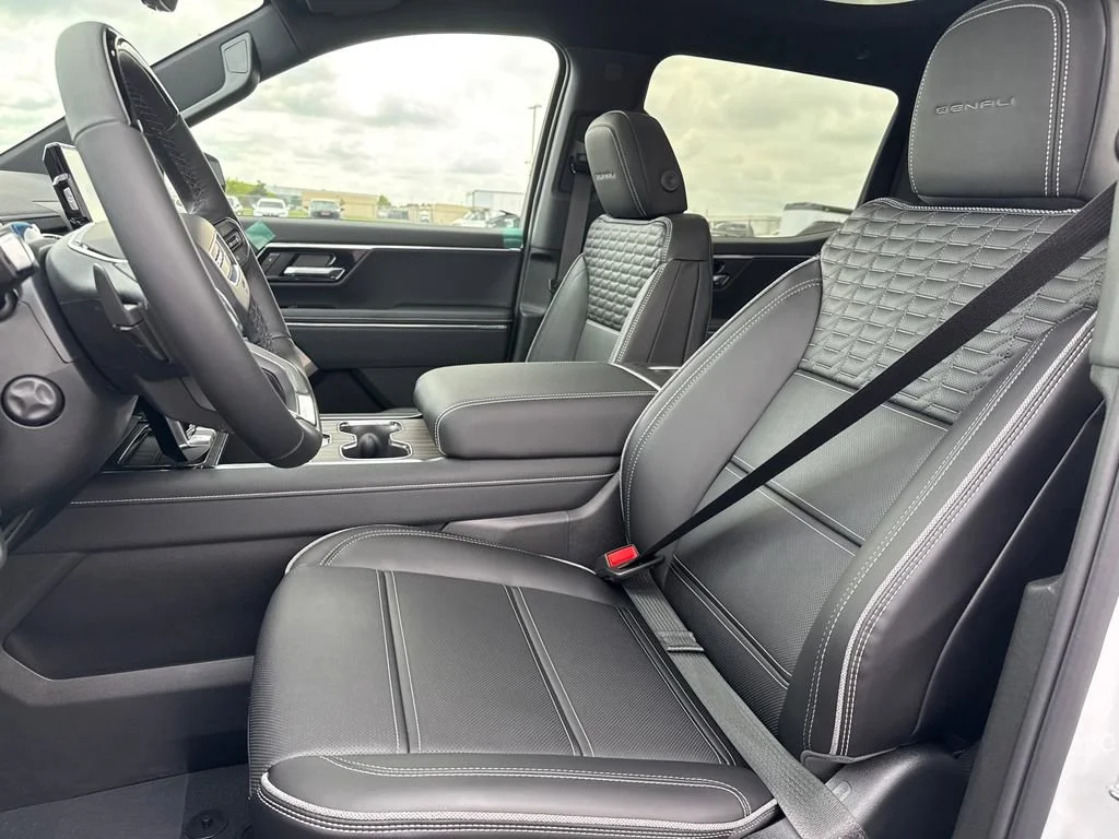 2025 GMC Sierra EV Denali - Photo 18