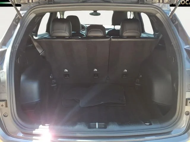 Used 2024  Jeep Latitude image 26