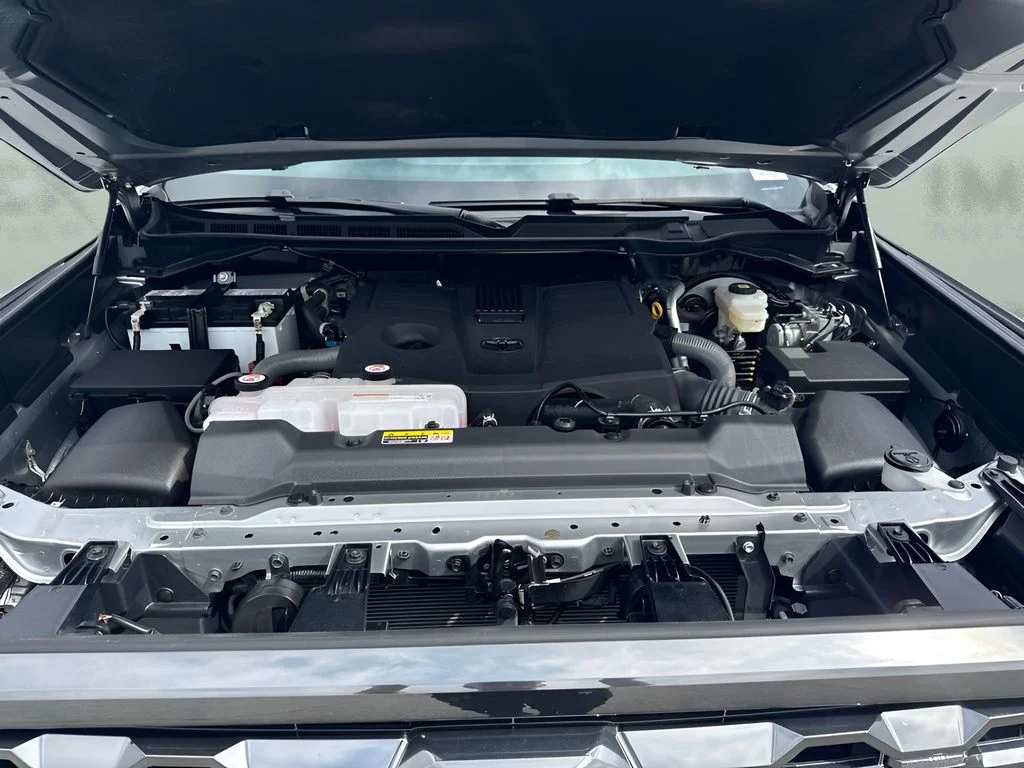 Used 2025 Silver Toyota Platinum image 22