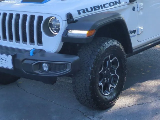 Used 2022 White Jeep Unlimited Rubicon 4xe image 9