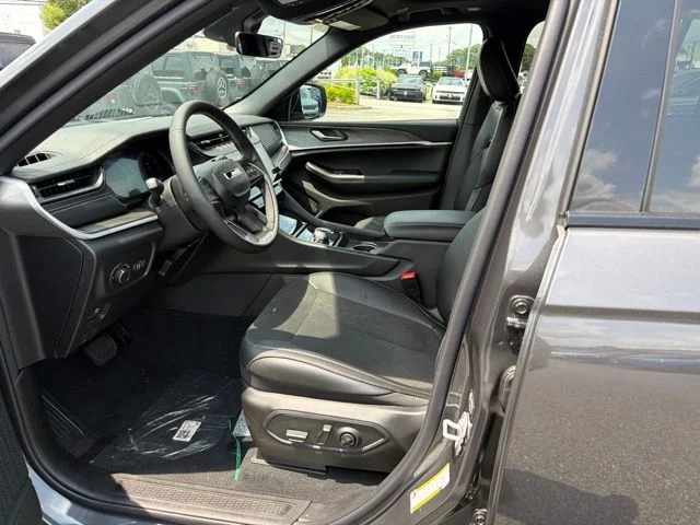 New 2026 Gray Jeep Altitude image 14