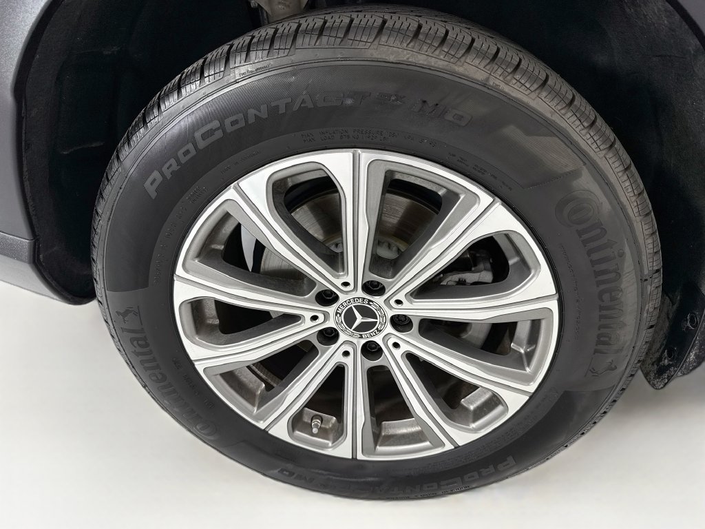 Used 2026 Black Mercedes-Benz GLC 300 image 31