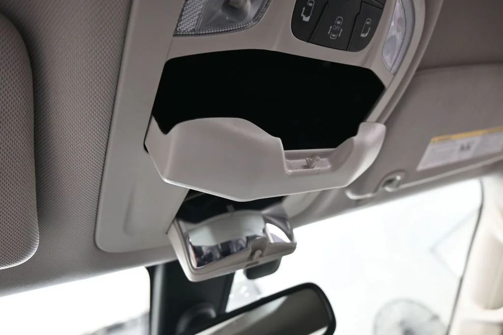 Used 2019 Granite Crystal Metallic Clearcoat Chrysler Touring L image 33