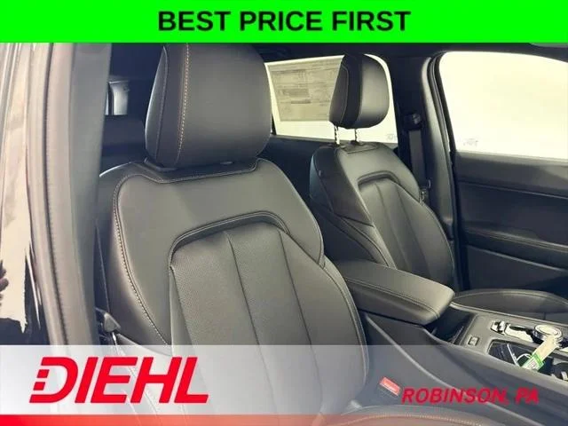 New 2026 Diamond Black Crystal Pearl-Coat Exterior Paint Jeep 85th Anniversary image 14