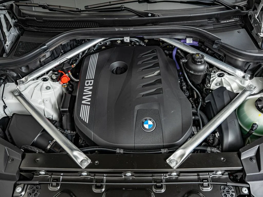 New 2026 Alpine White BMW xDrive40i image 39