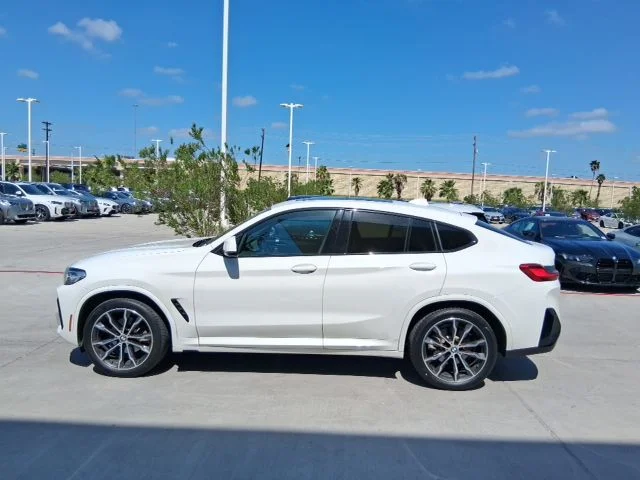 Used 2024 White BMW xDrive30i image 3