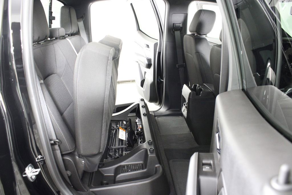 2026 Chevrolet Colorado LT - Photo 13