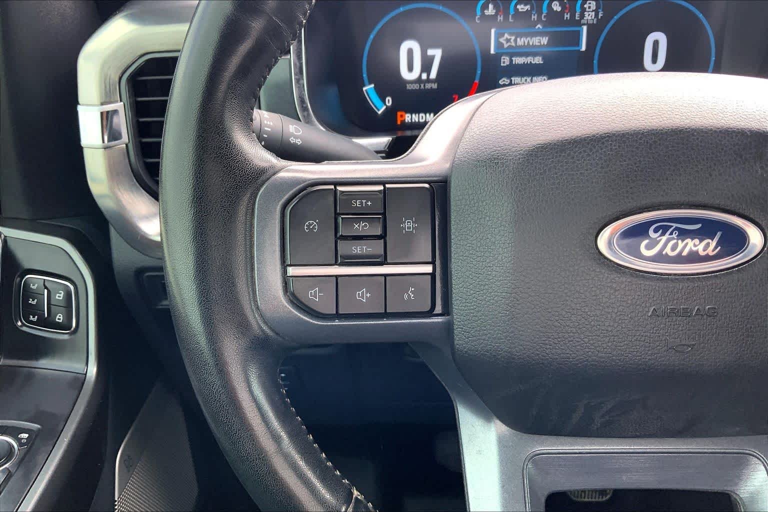 Used 2023 Iconic Silver Metallic Ford LARIAT image 23