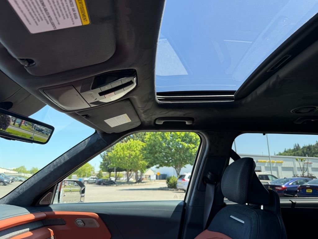 New 2027 Ivory Silver Kia SX-PRESTIGE image 17