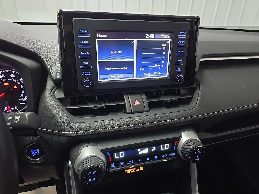 Used 2019 Silver Toyota XLE image 25
