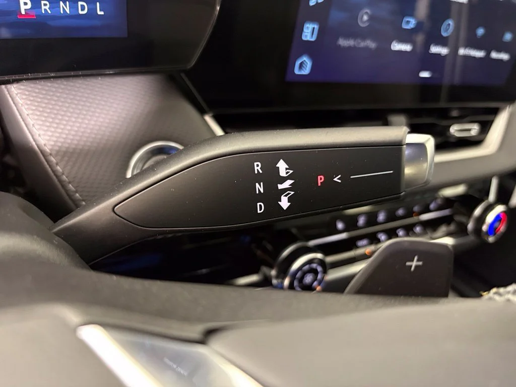 New 2027 Summit White Chevrolet LT image 27