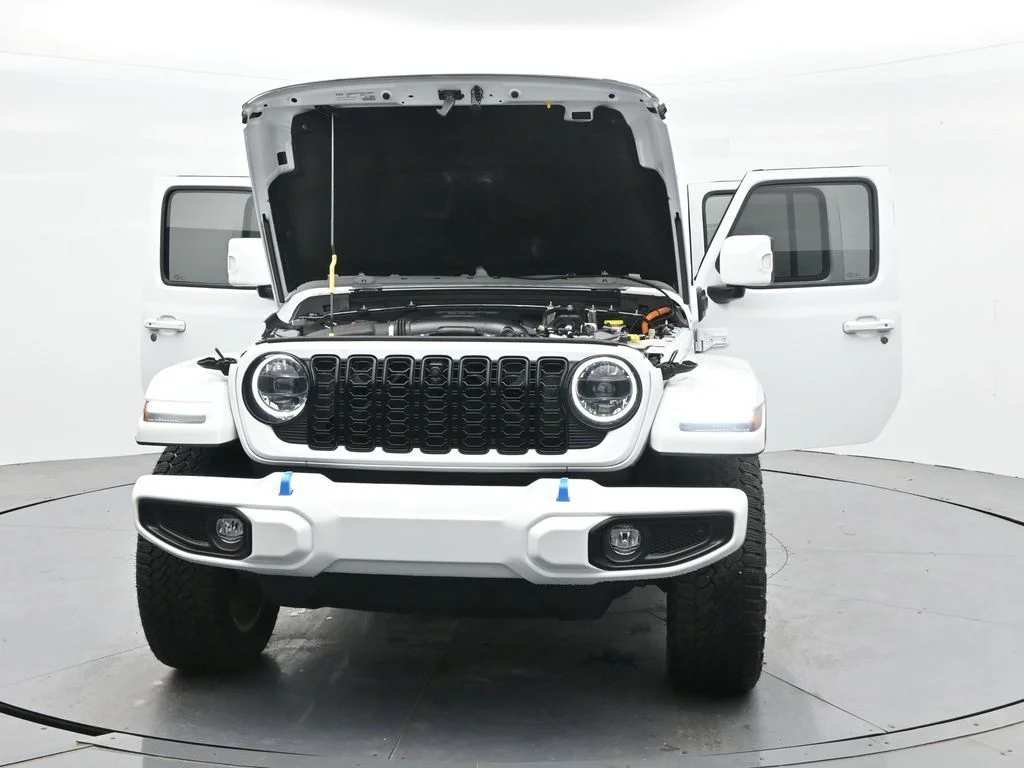 Used 2024 White Jeep High Altitude 4xe image 41