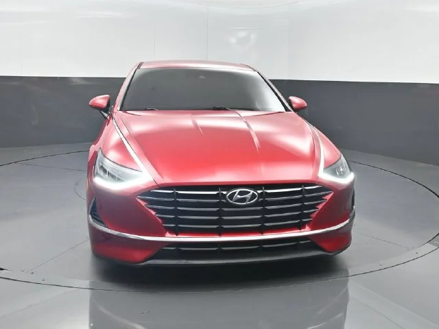 Used 2021 Red Hyundai SE image 28