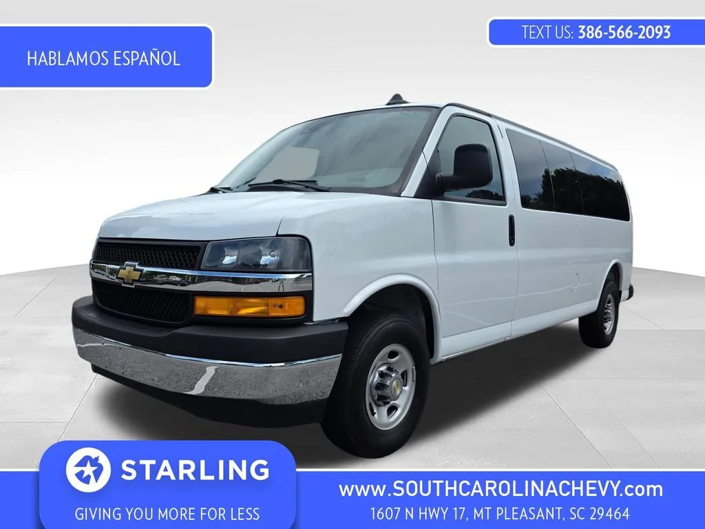 Used 2025 Summit White Chevrolet 1LT image 1