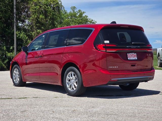 New 2027 Red Hot Pearl-Coat Exterior Paint Chrysler Select image 5