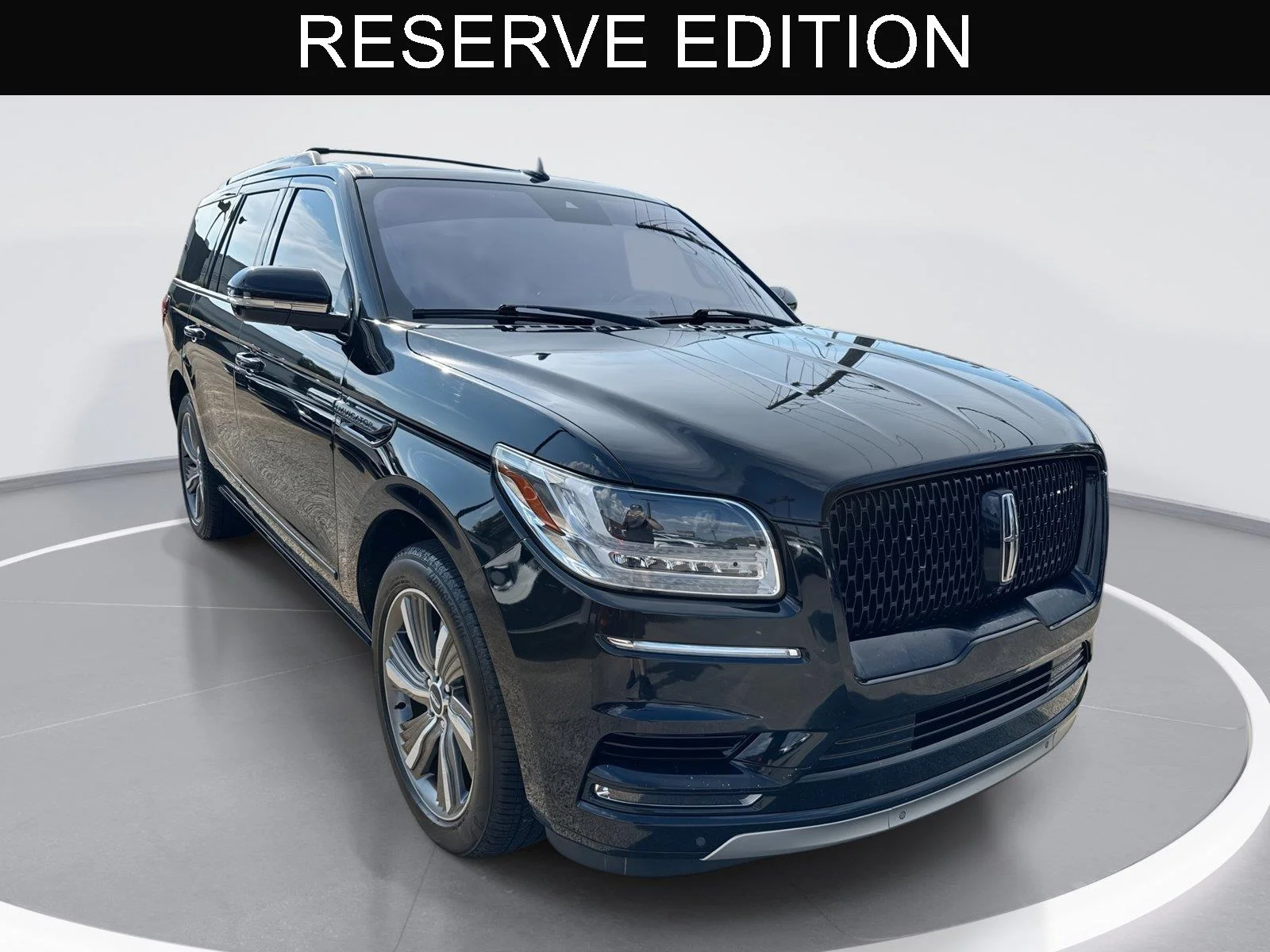 Used 2019 Infinite Black Metallic Lincoln Reserve image 1