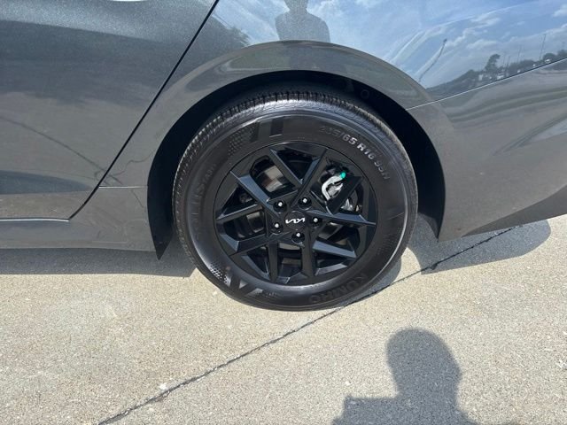 Used 2025 Gray Kia LXS image 11