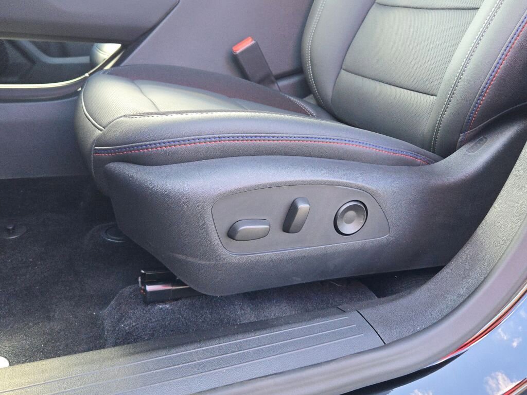 2025 Chevrolet Equinox EV RS - Photo 24