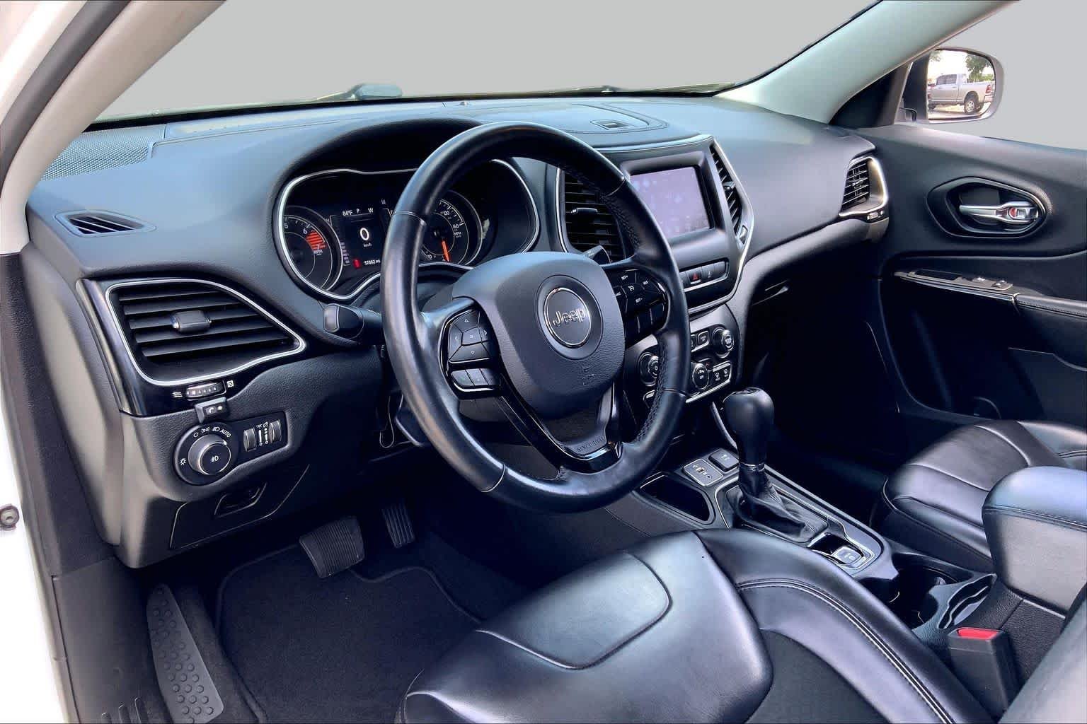 Used 2021 Bright White Clearcoat Jeep Altitude image 15