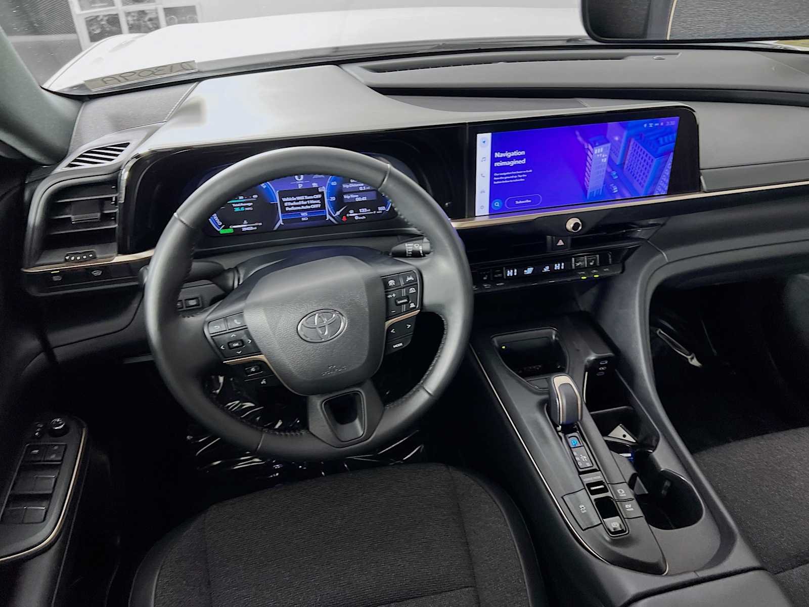 Used 2023 Oxygen White Toyota XLE image 23