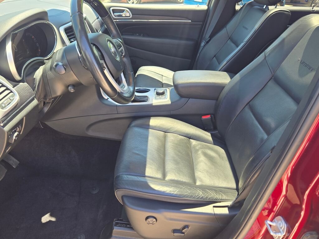 Used 2018 Red Jeep Summit image 20