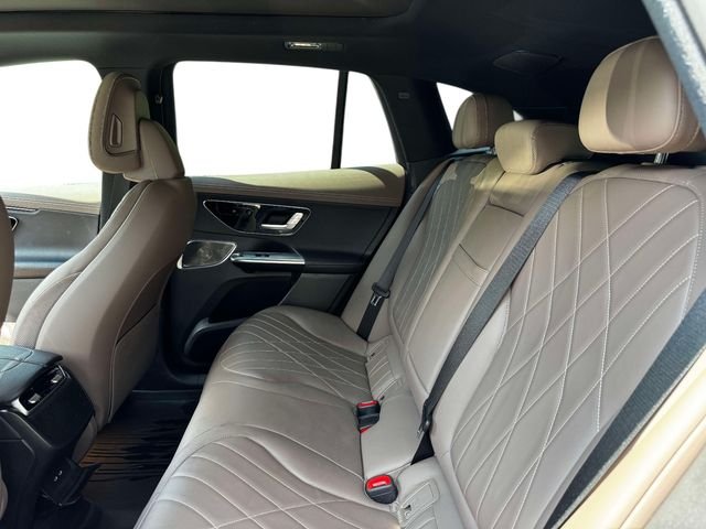Certified Used 2023 Green Mercedes-Benz 500 SUV image 6
