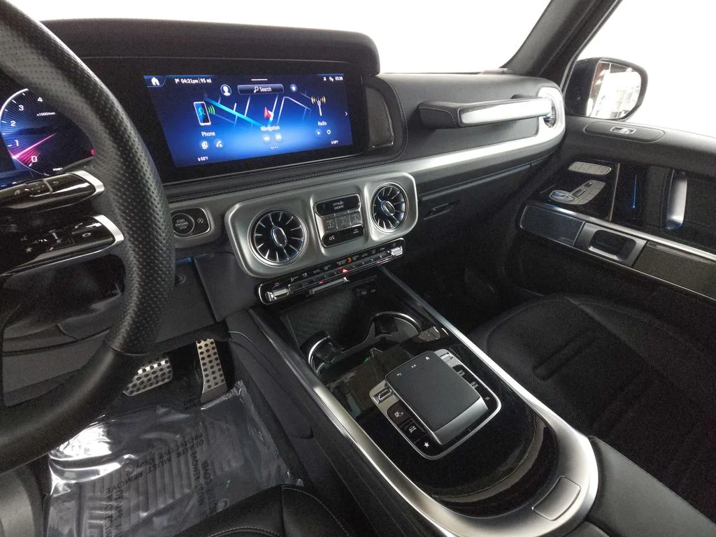 Used 2025 Twilight Blue Metallic Mercedes-Benz G 550 image 15