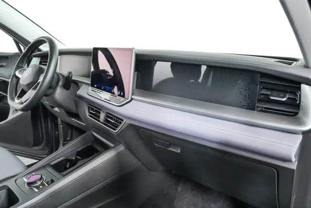 New 2026 Platinum Gray Metallic Volkswagen SE image 23