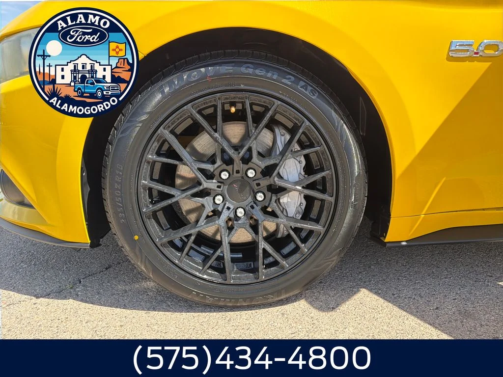 Used 2015 Yellow Ford GT Premium image 27