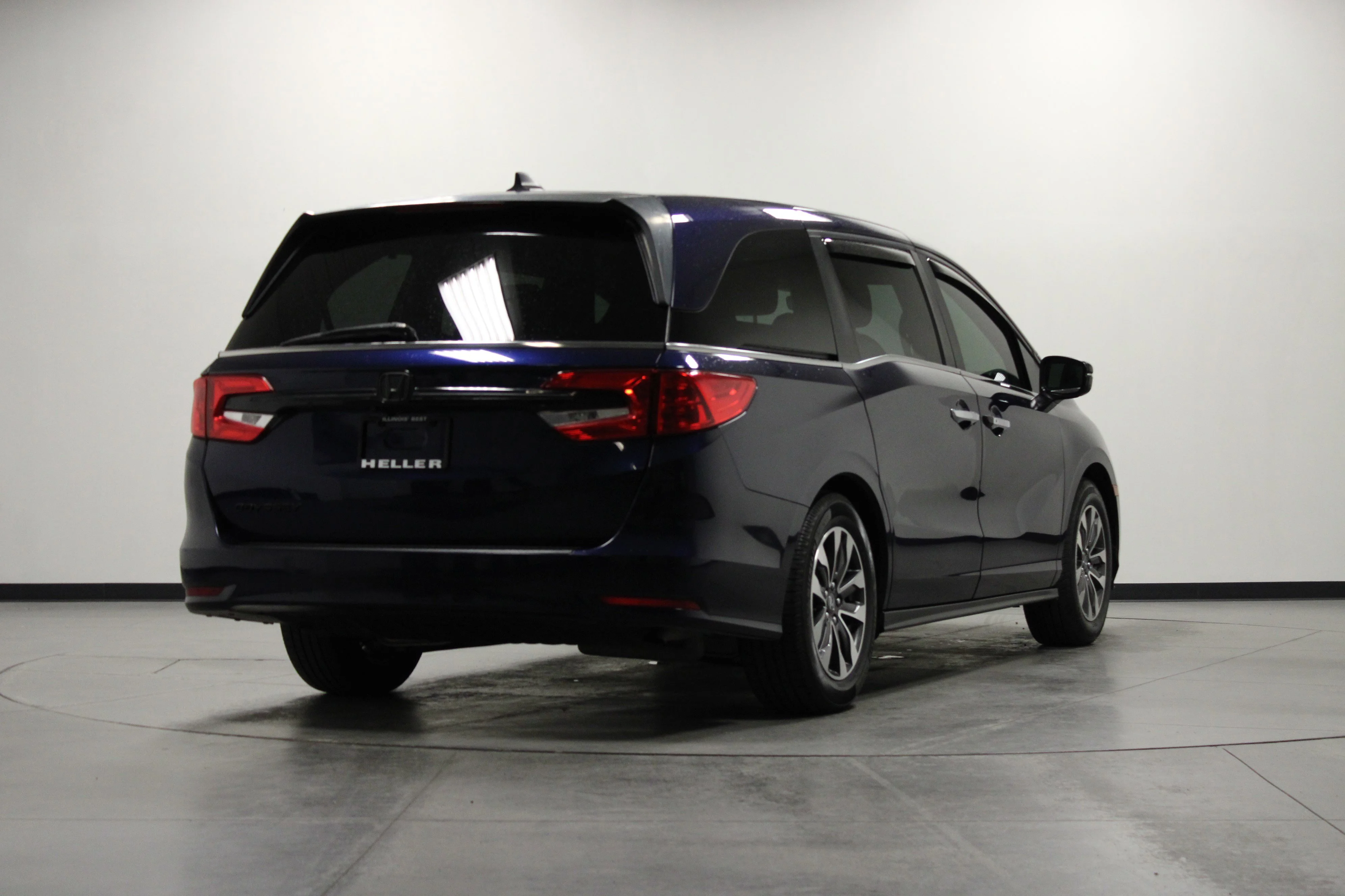 Used 2021 Obsidian Blue Pearl Honda EX-L image 4