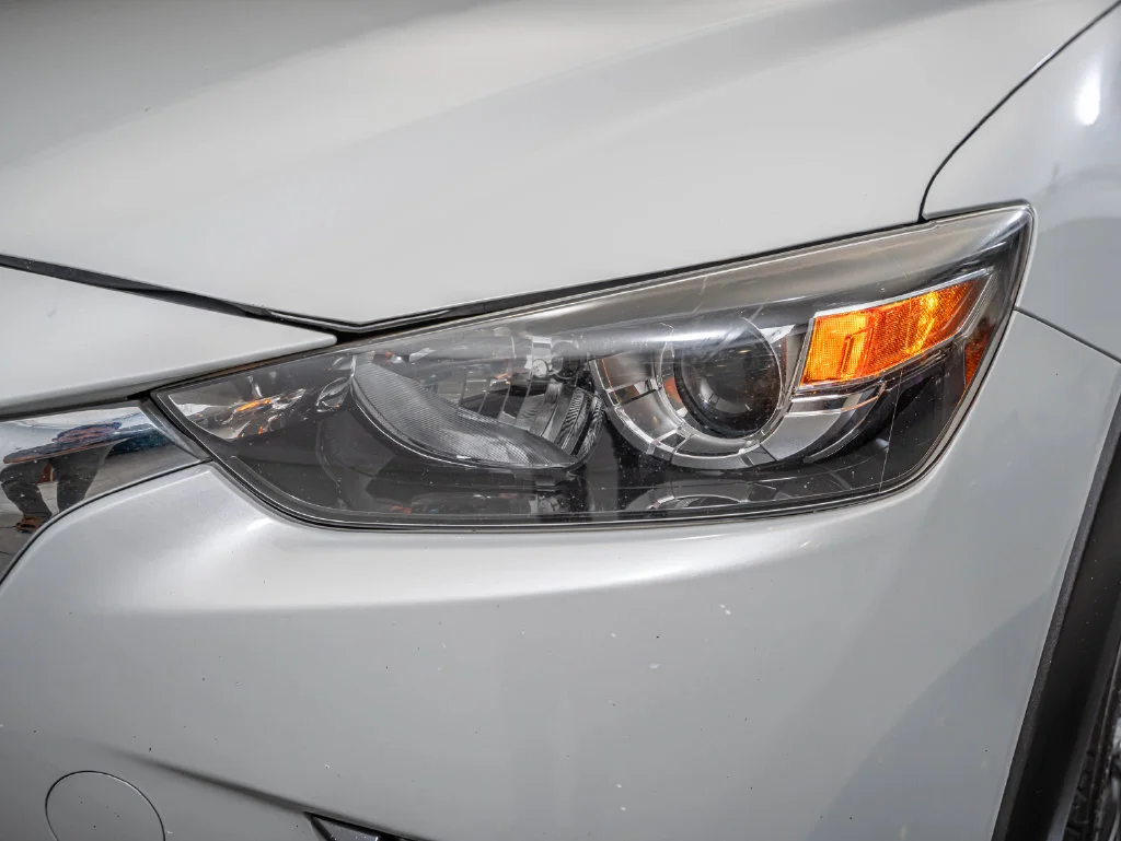 Used 2019 Ceramic Metallic Mazda Touring image 14