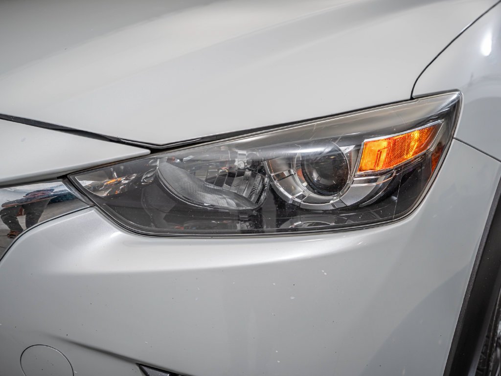 Used 2019 Ceramic Metallic Mazda Touring image 14