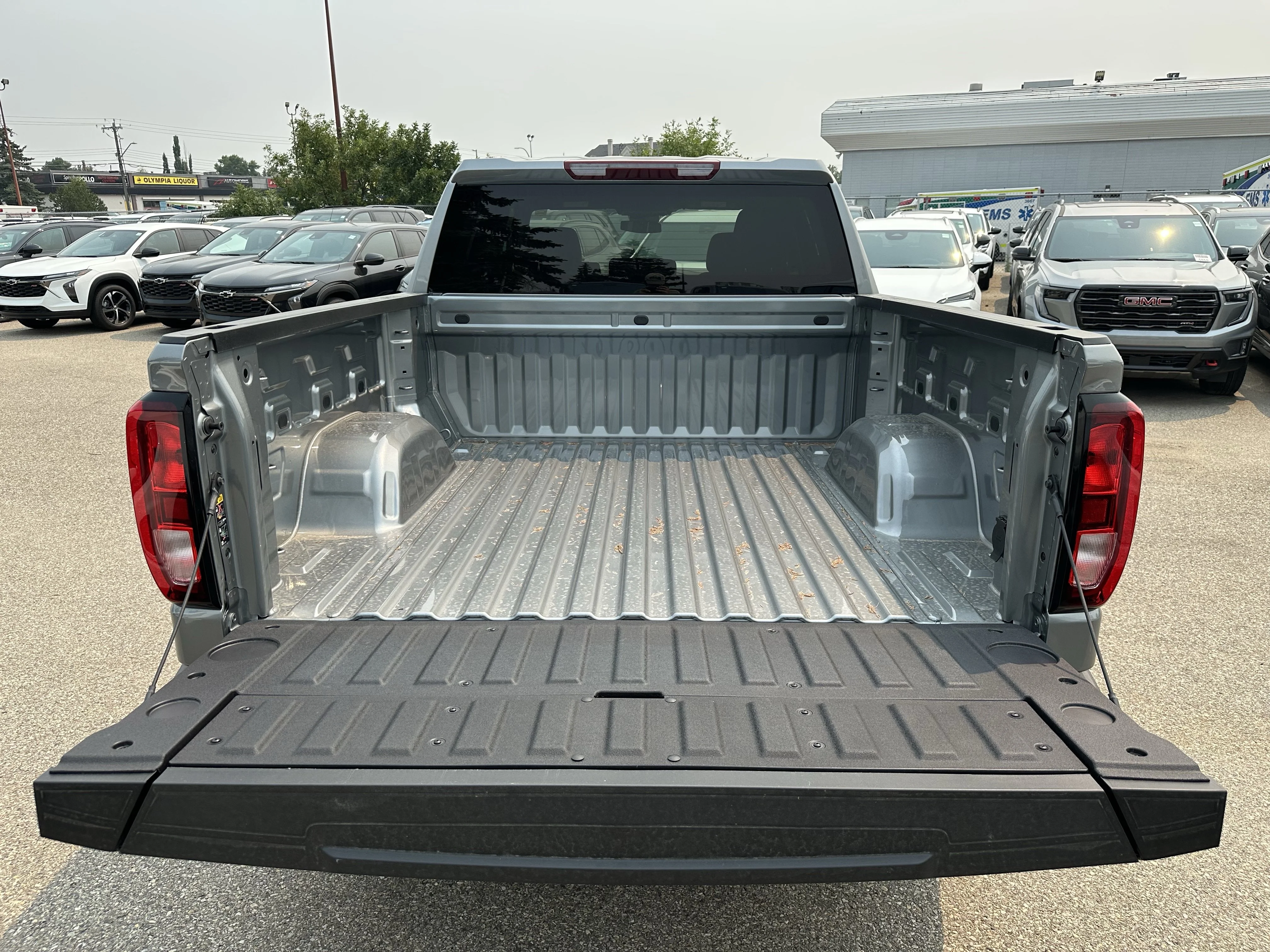 New 2026 Sterling Metallic GMC Elevation image 7