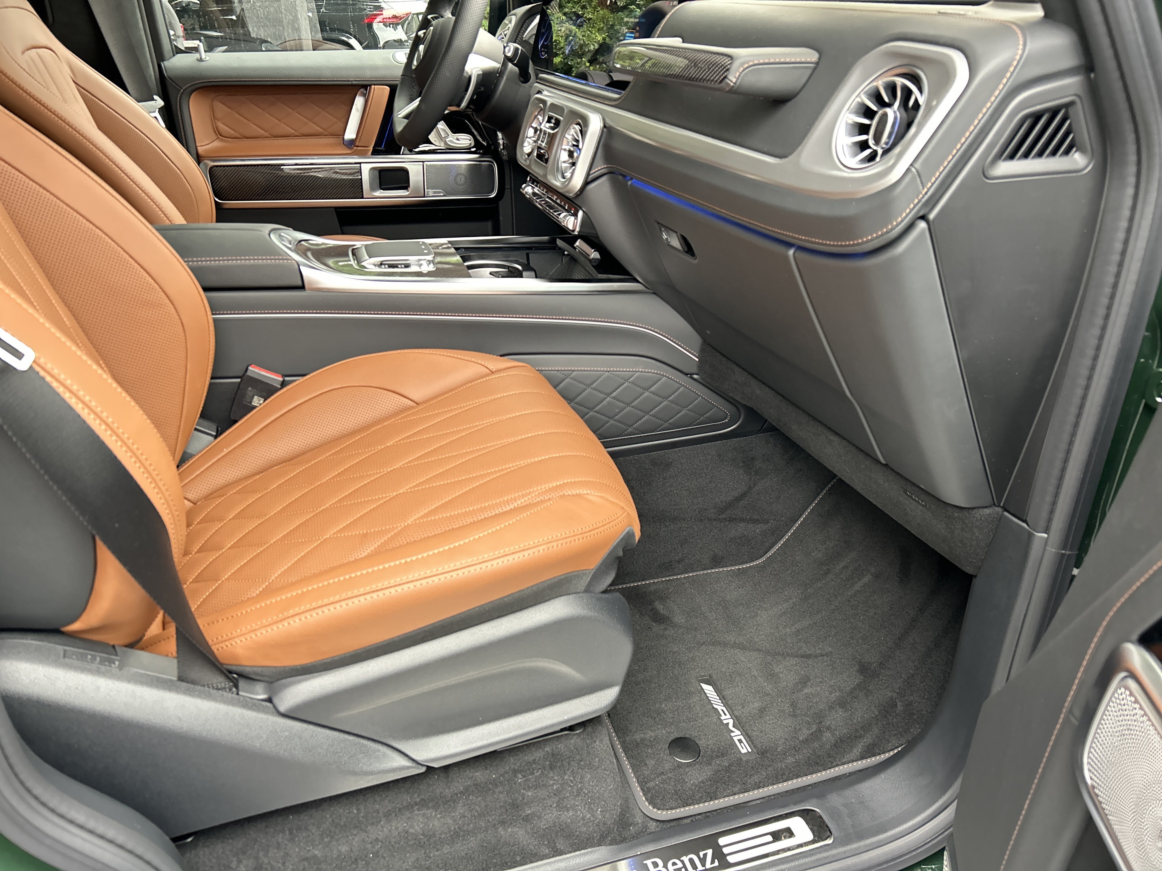 New 2026 MANUFAKTUR Deep Green Non-Metallic Mercedes-Benz G 580e SUV image 43
