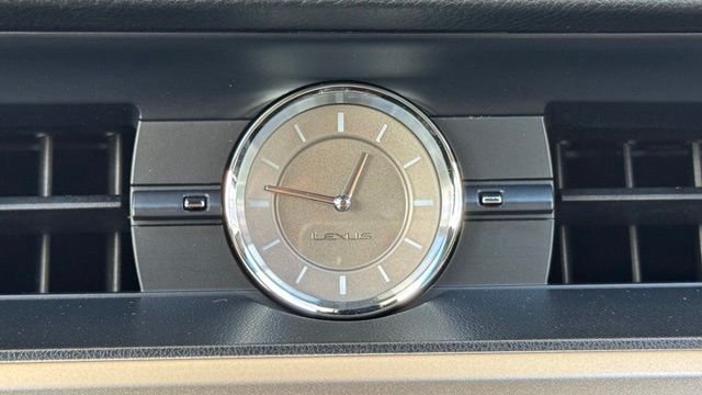 Used 2017 Atomic Silver Lexus 300h image 32