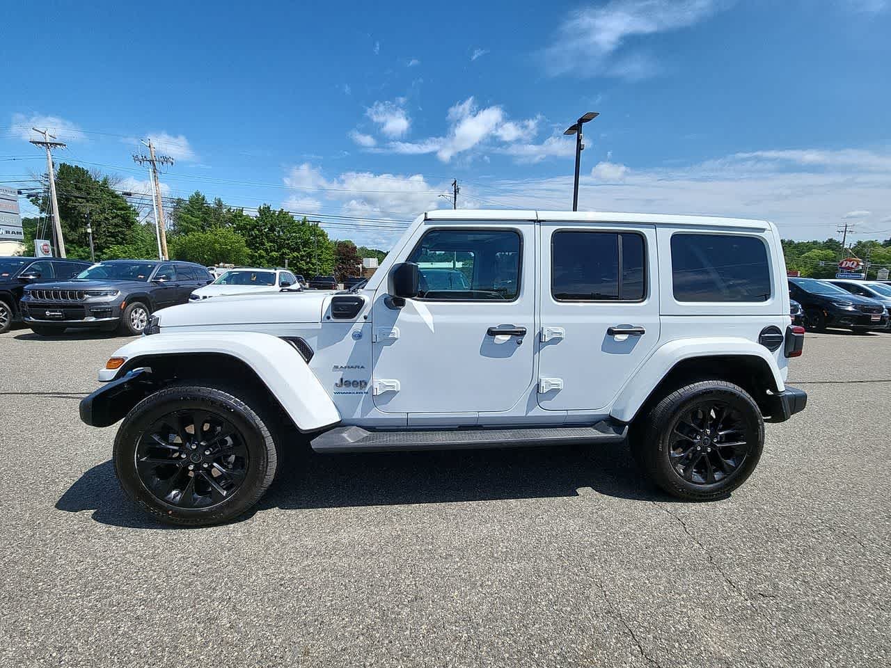 Used 2024 Bright White Clearcoat Jeep Sahara image 5