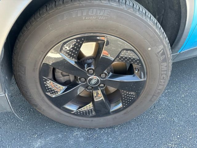 Used 2020 White Land Rover SE image 10