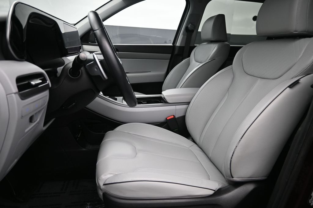 Used 2023 Red Hyundai SEL image 15