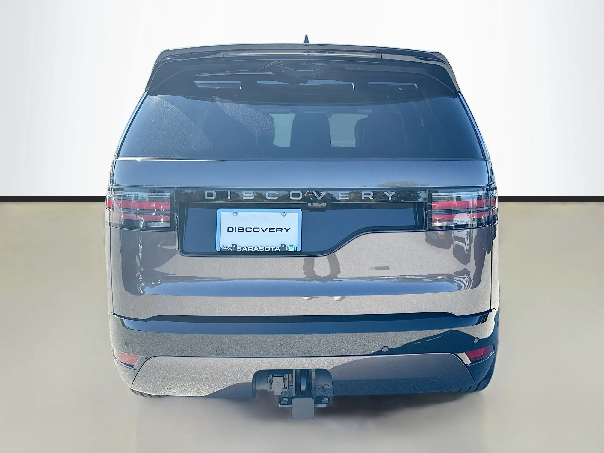 New 2026 Charente Grey Land Rover Dynamic SE image 4