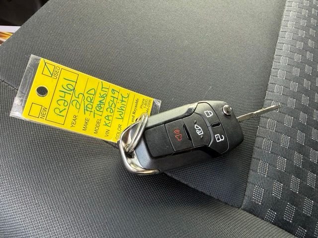 Used 2025 Oxford White Ford Base image 38
