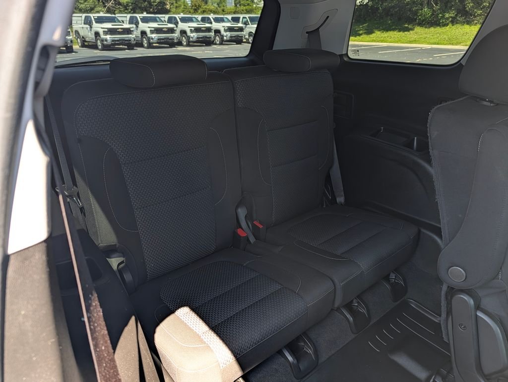 Used 2022 White GMC SLE image 16