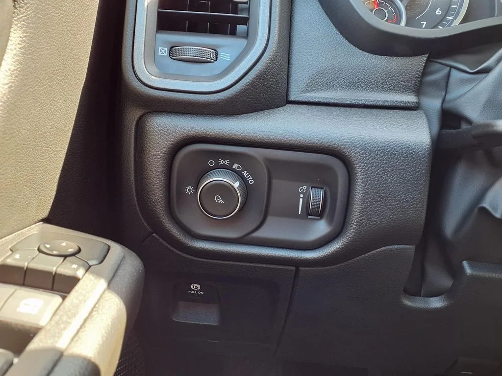 2025 RAM Ram 1500 Pickup Tradesman - Photo 19