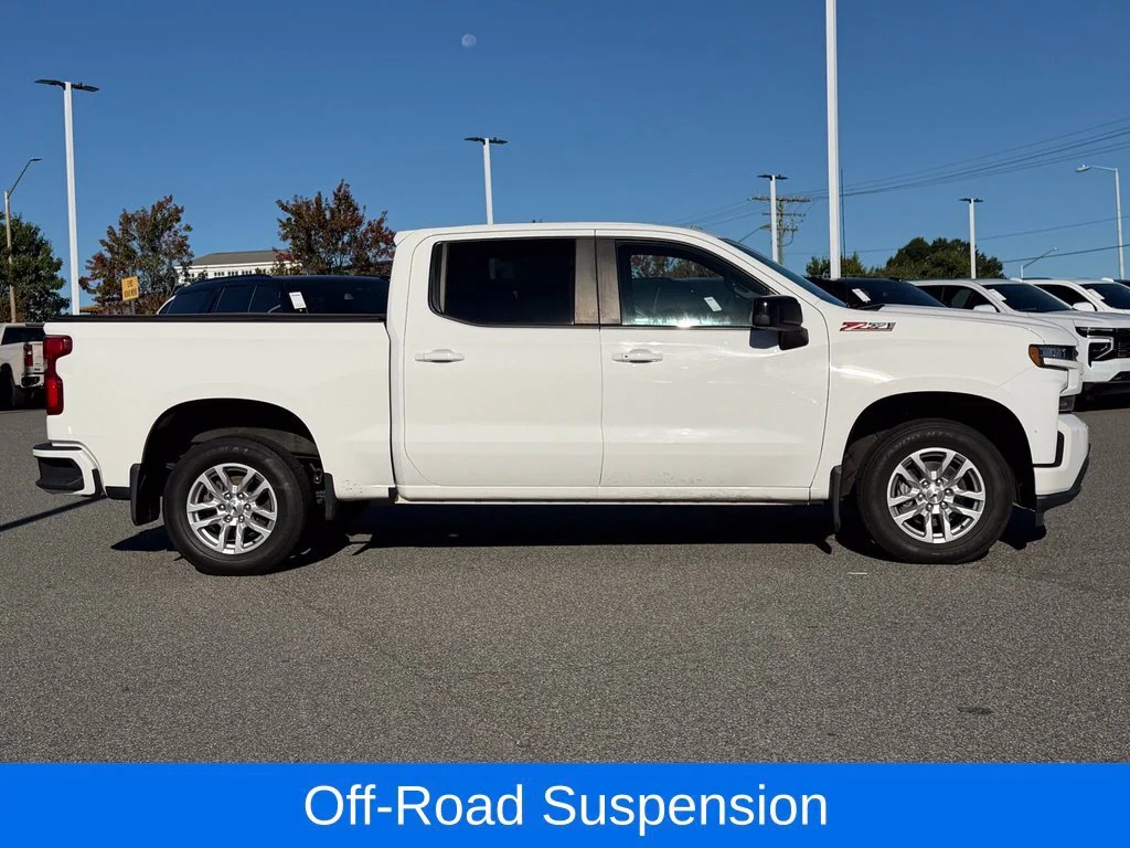 Used 2020 SUMMIT WHITE Chevrolet RST image 36
