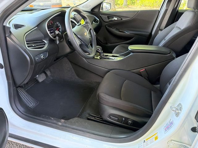 Used 2024 White Chevrolet LT image 9