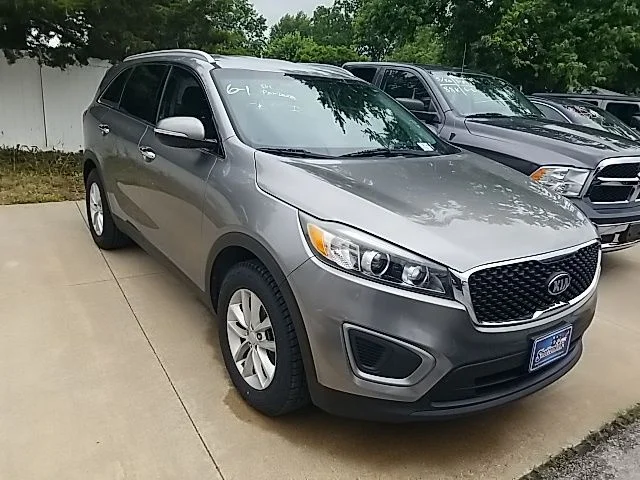 2016 Kia Sorento LX AT's photo