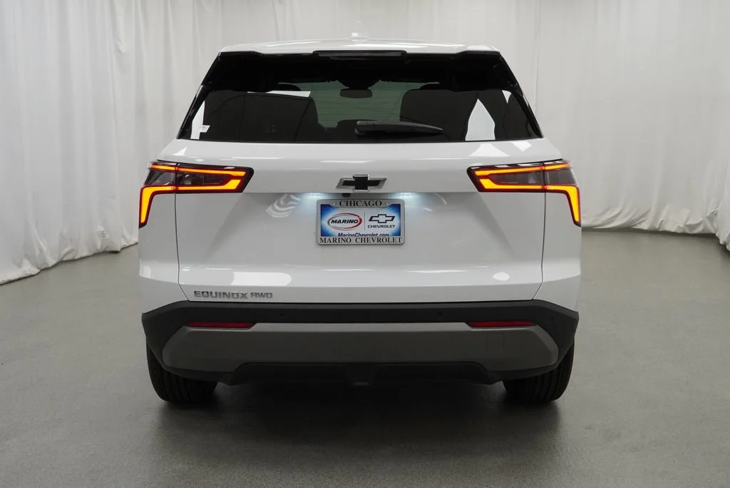 New 2027 Summit White Chevrolet LT image 36