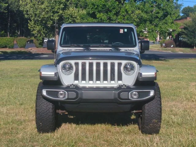 Used 2023 Silver Jeep Sahara image 16