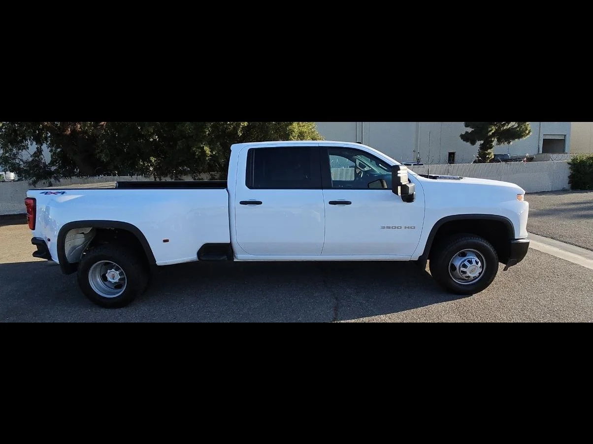 Used 2024 Summit White Chevrolet WT DRW image 9